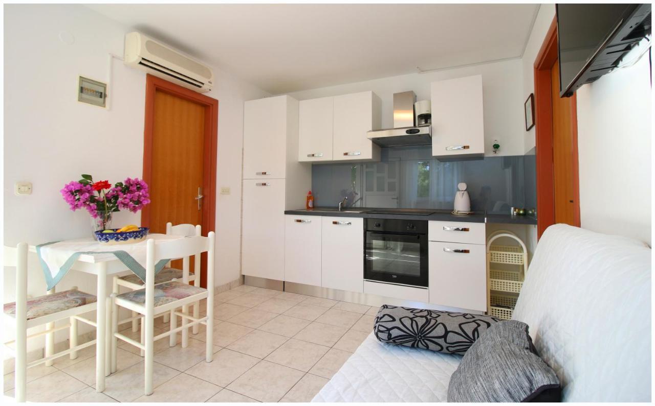 Mir Apartments Primošten Buitenkant foto