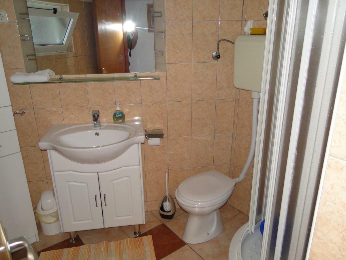 Mir Apartments Primošten Buitenkant foto