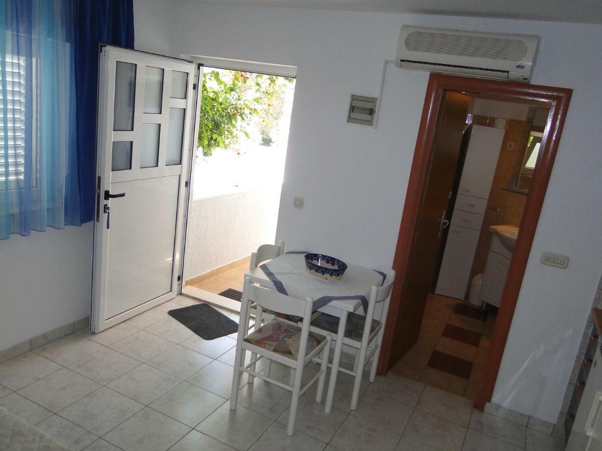 Mir Apartments Primošten Buitenkant foto
