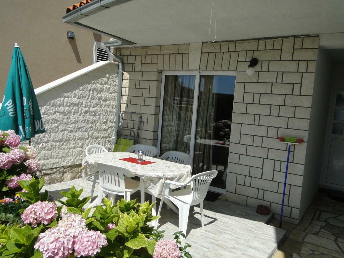 Mir Apartments Primošten Buitenkant foto