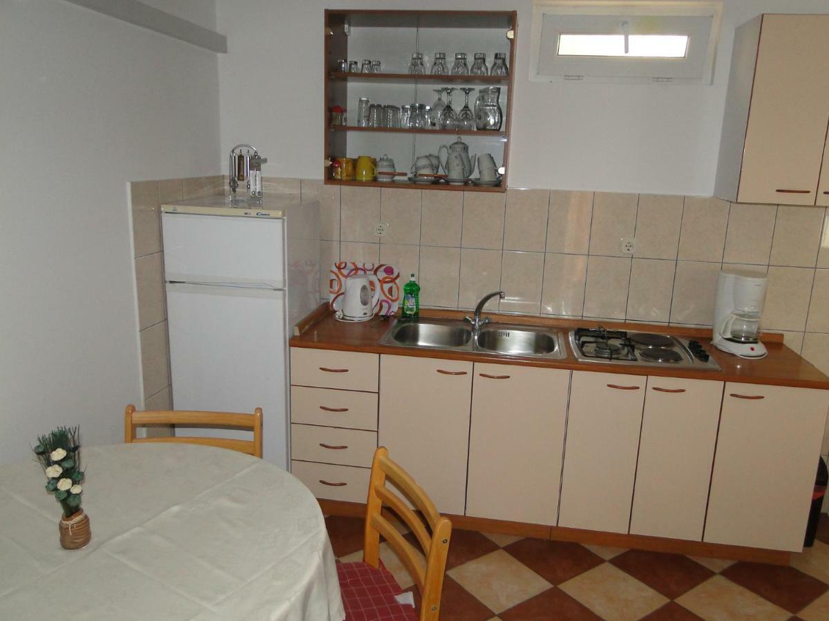 Mir Apartments Primošten Buitenkant foto