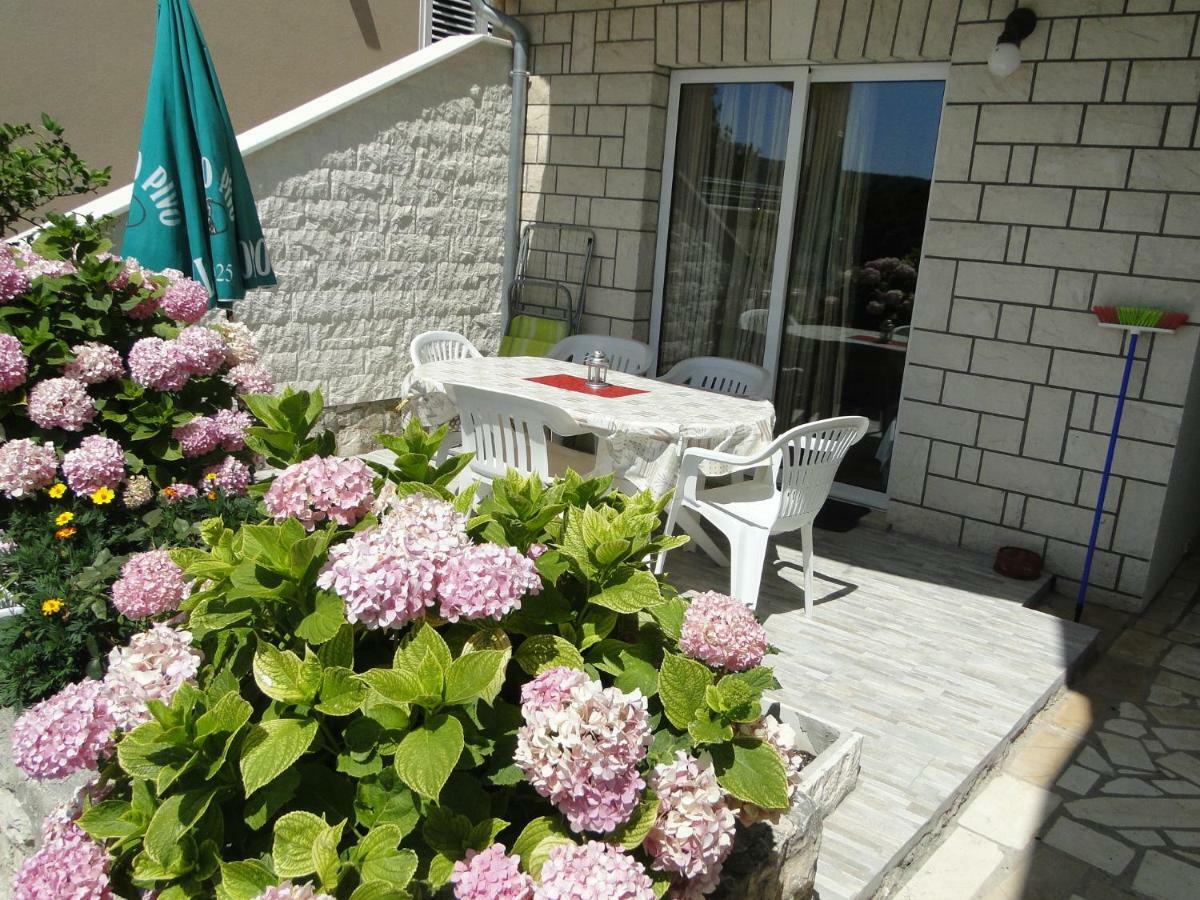 Mir Apartments Primošten Buitenkant foto